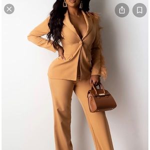Notched Neck Buttoned Feather Blazer Suit Set